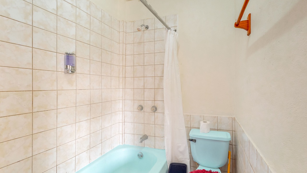 Photo of Bathroom in Caye Caulker