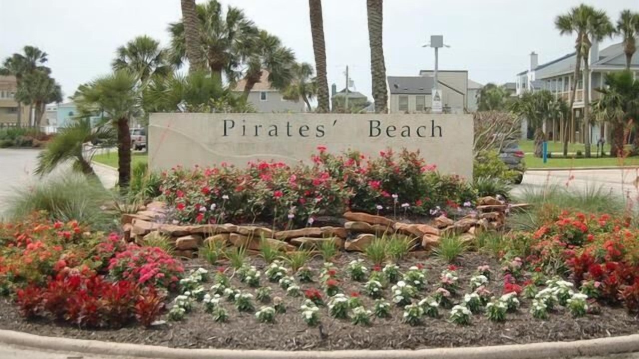 Photo of Others in Pirates Beach
