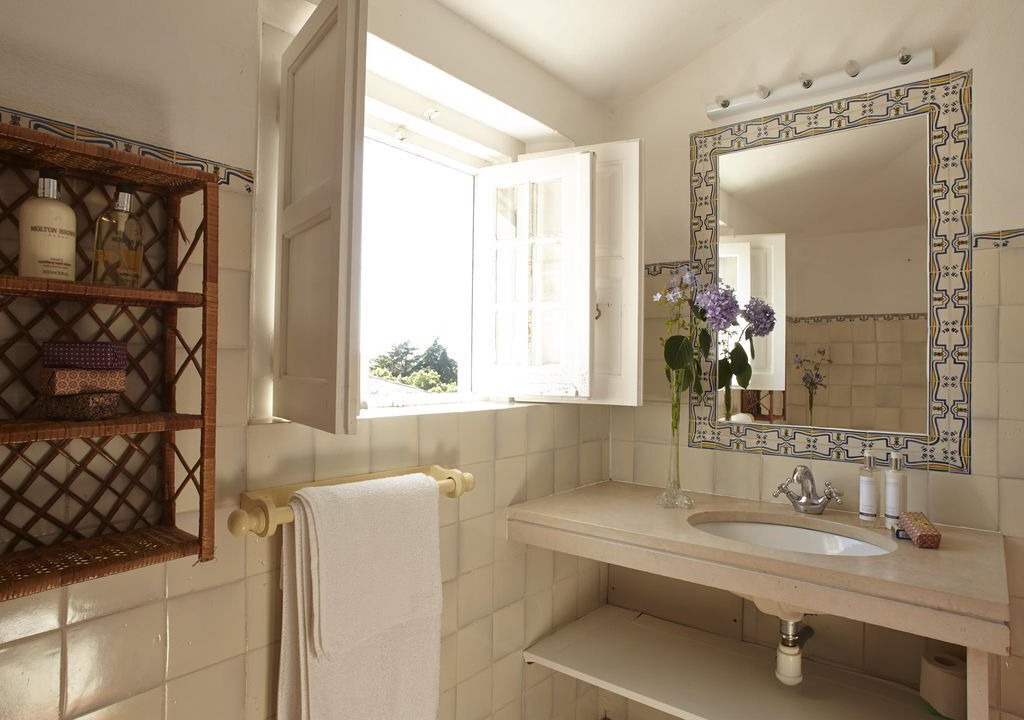 Photo of Bathroom in Monserrate