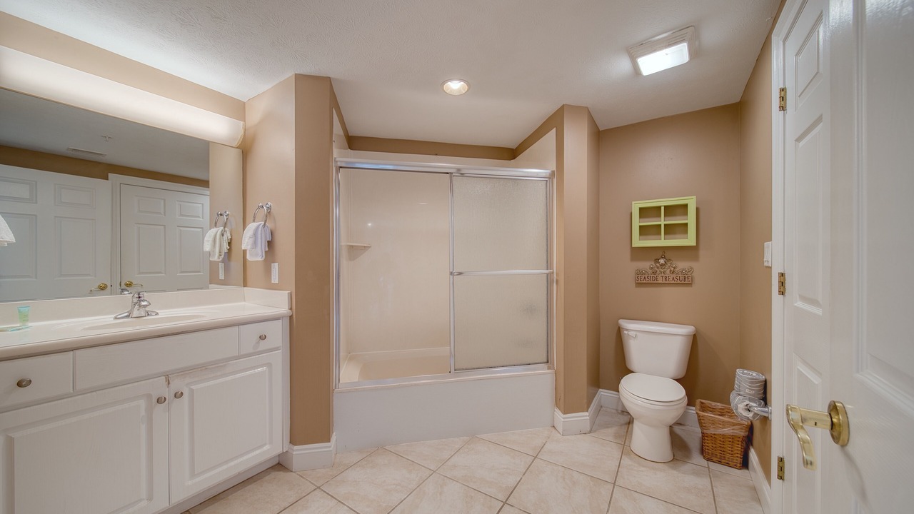 Photo of Bathroom in Lower Grand Lagoon