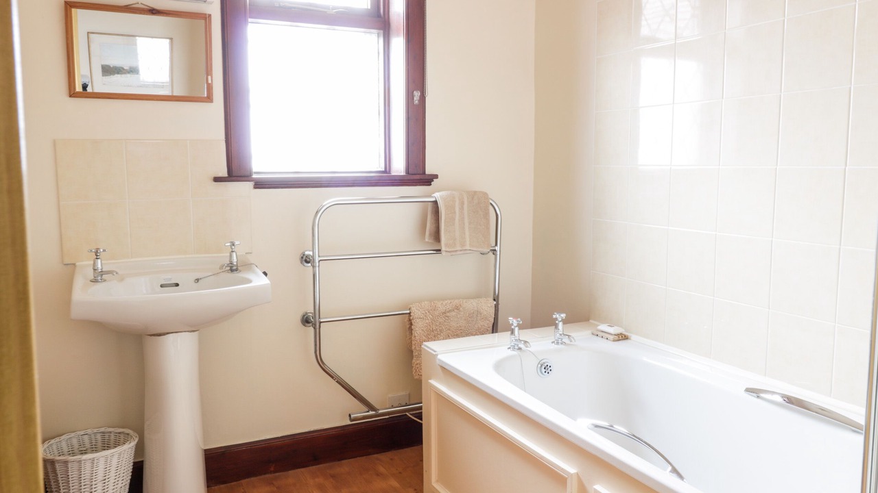 Photo of Bathroom in Duns