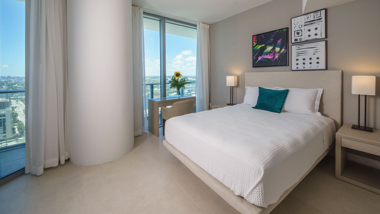 Photo of Bedroom in Hallandale Beach