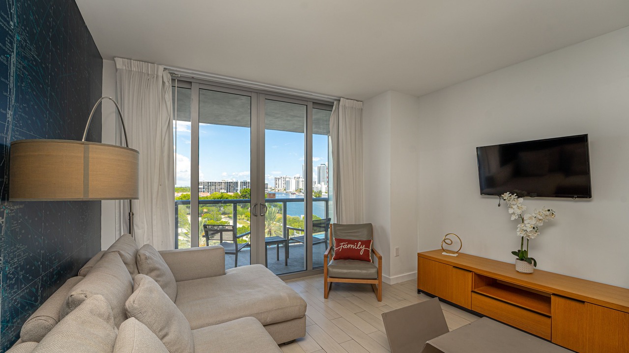 Photo of Livingroom in Hallandale Beach