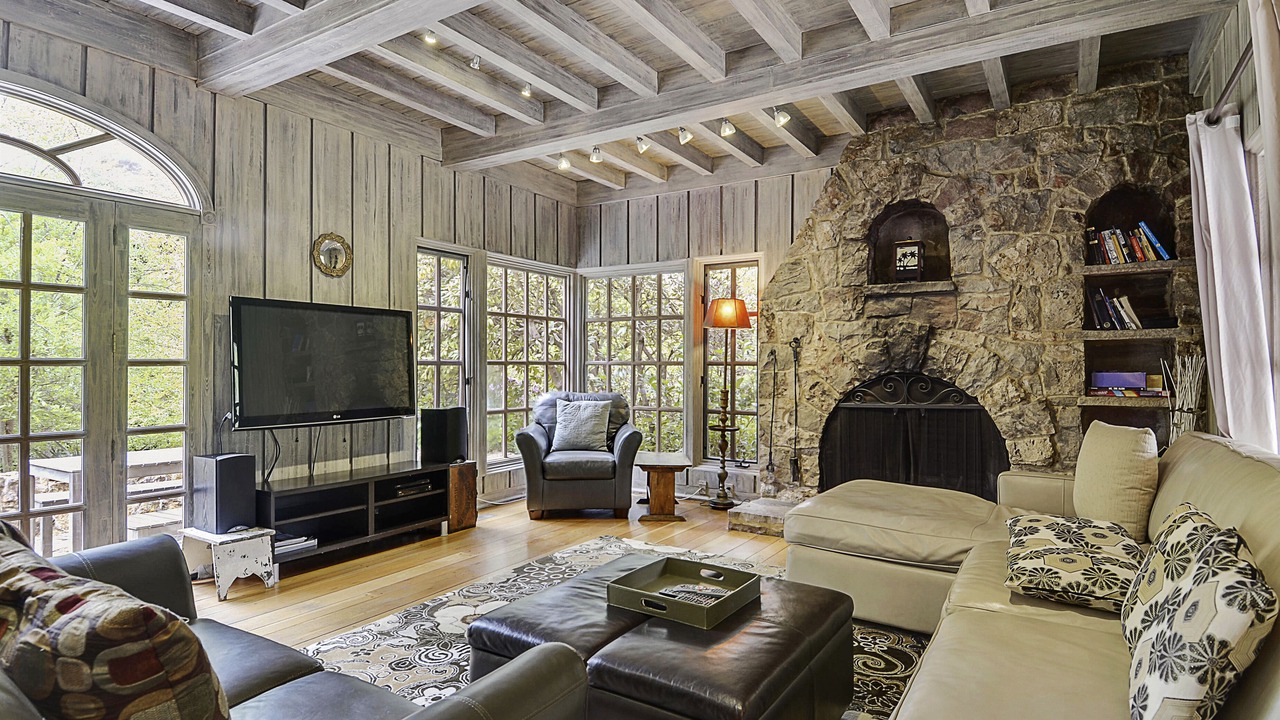 Photo of Livingroom in Guerneville