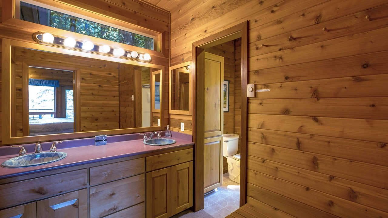 Photo of Bathroom in Maple Falls
