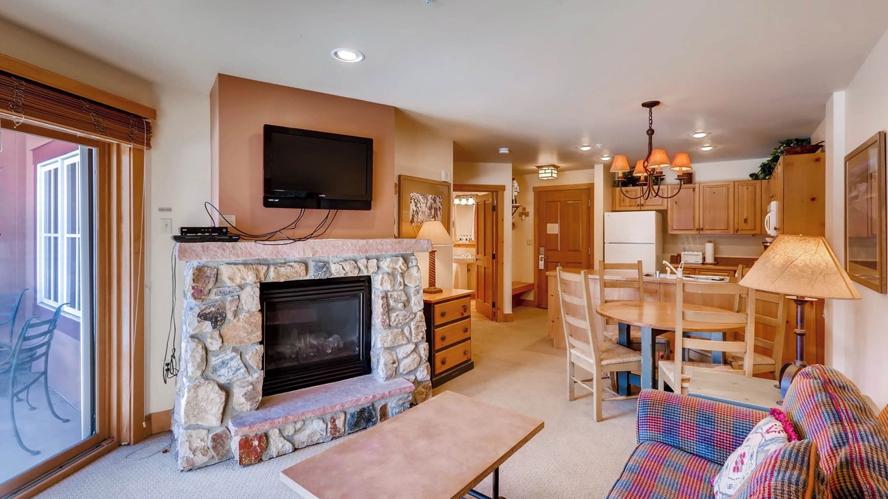 Photo of Livingroom in River Run