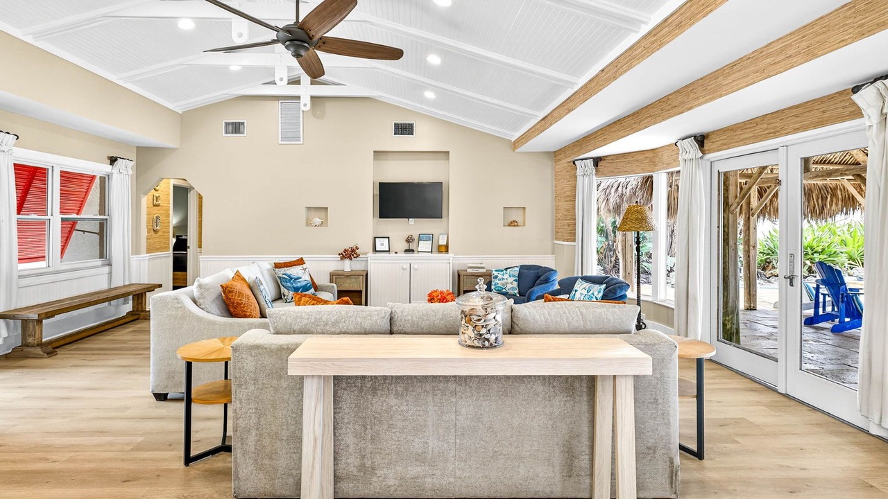 Photo of Livingroom in Clearwater Beach