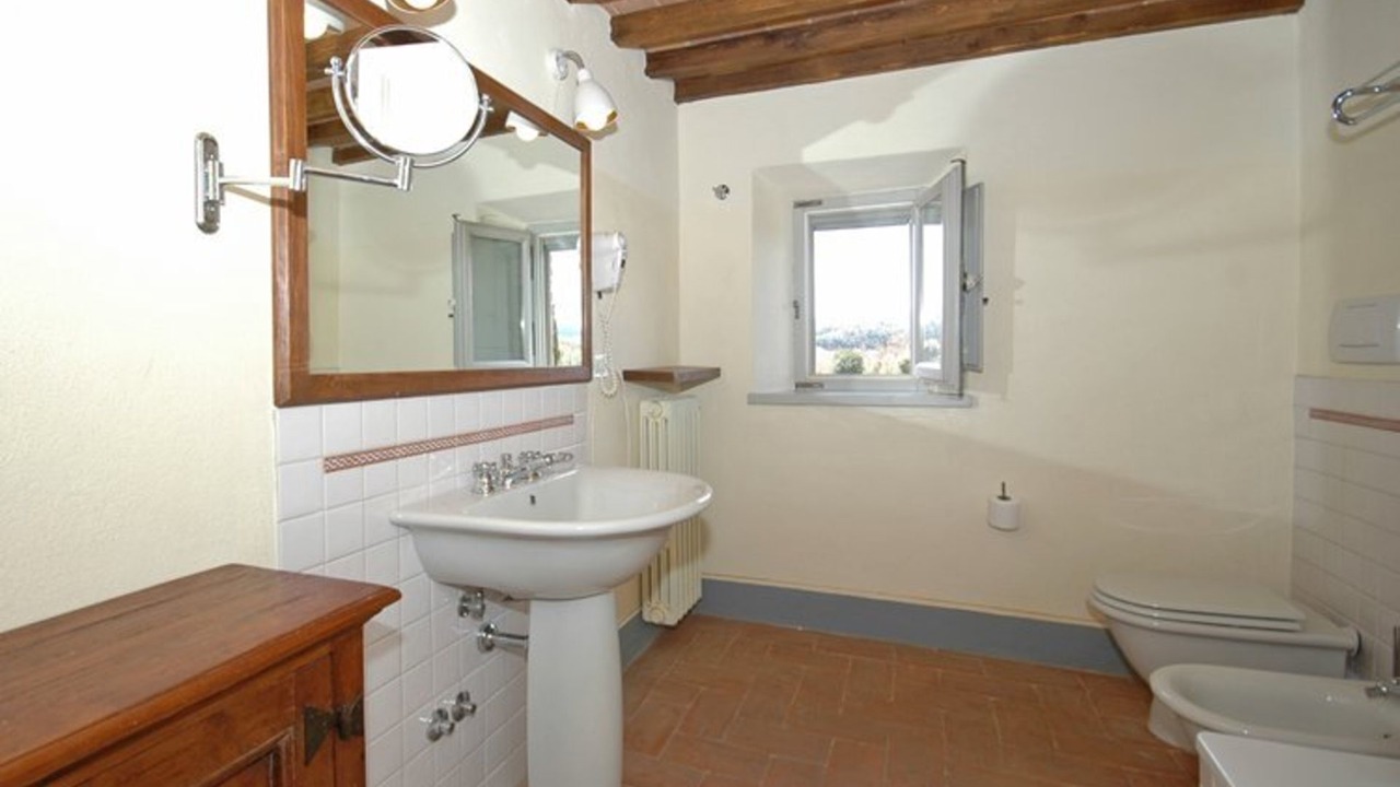 Photo of Bathroom in Montalcino