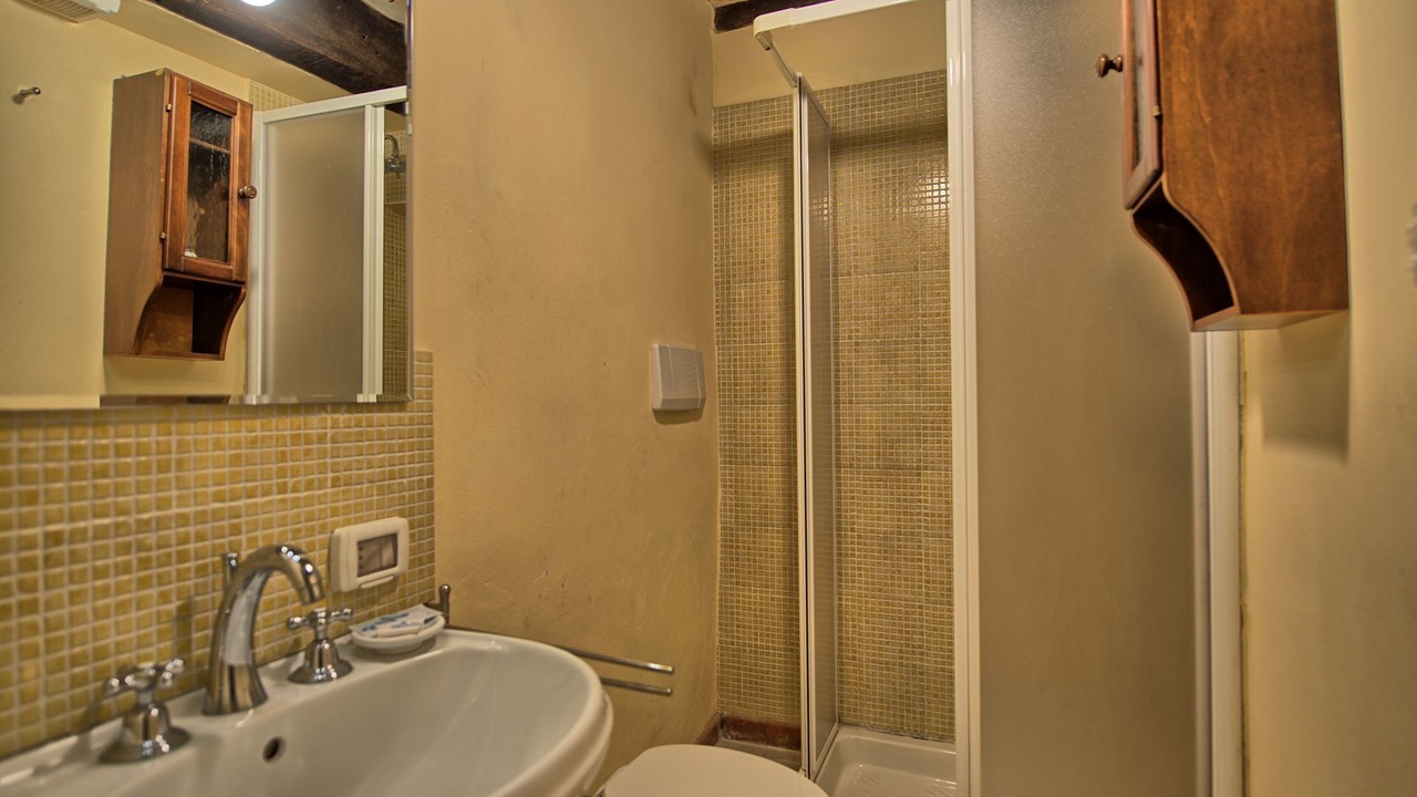 Photo of Bathroom in Montalcino