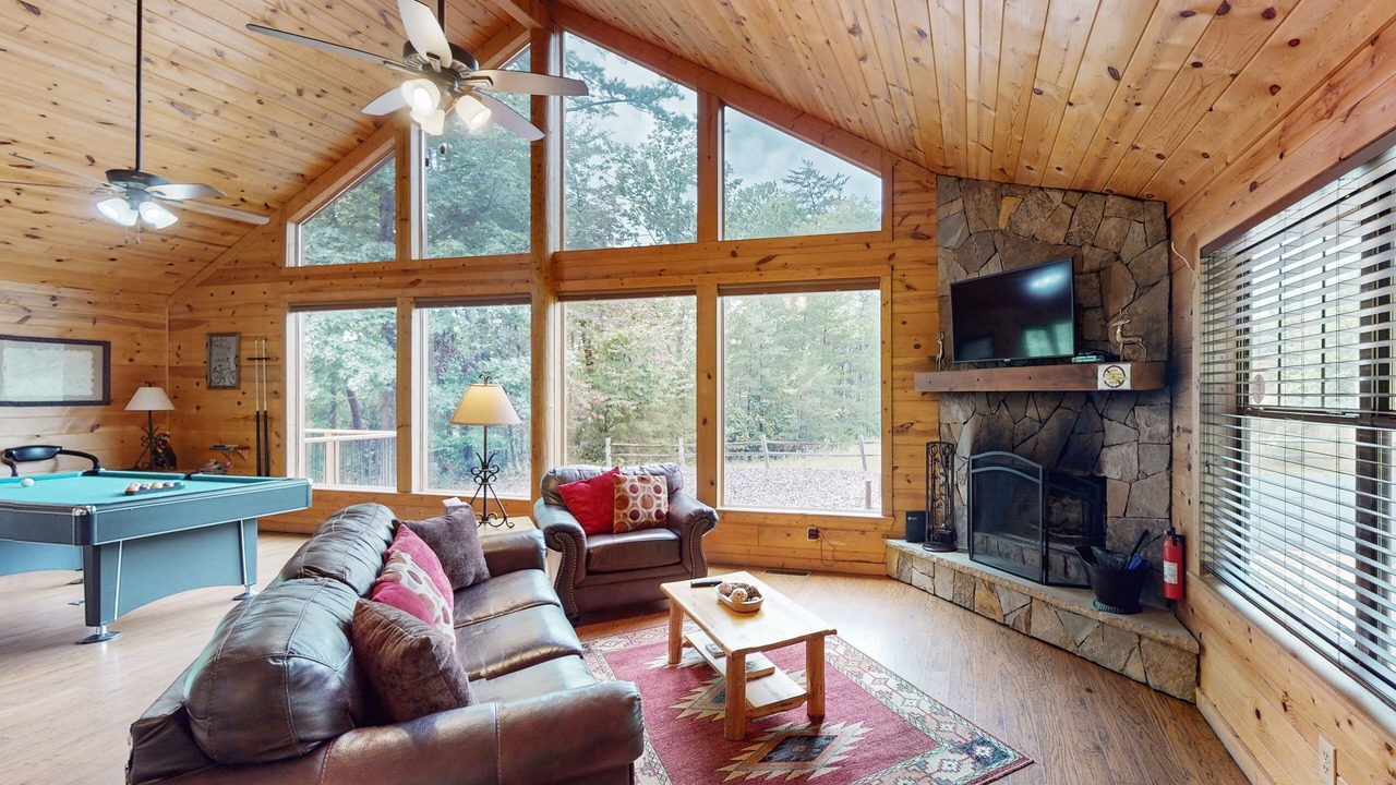 Photo of Livingroom in Sautee Nacoochee