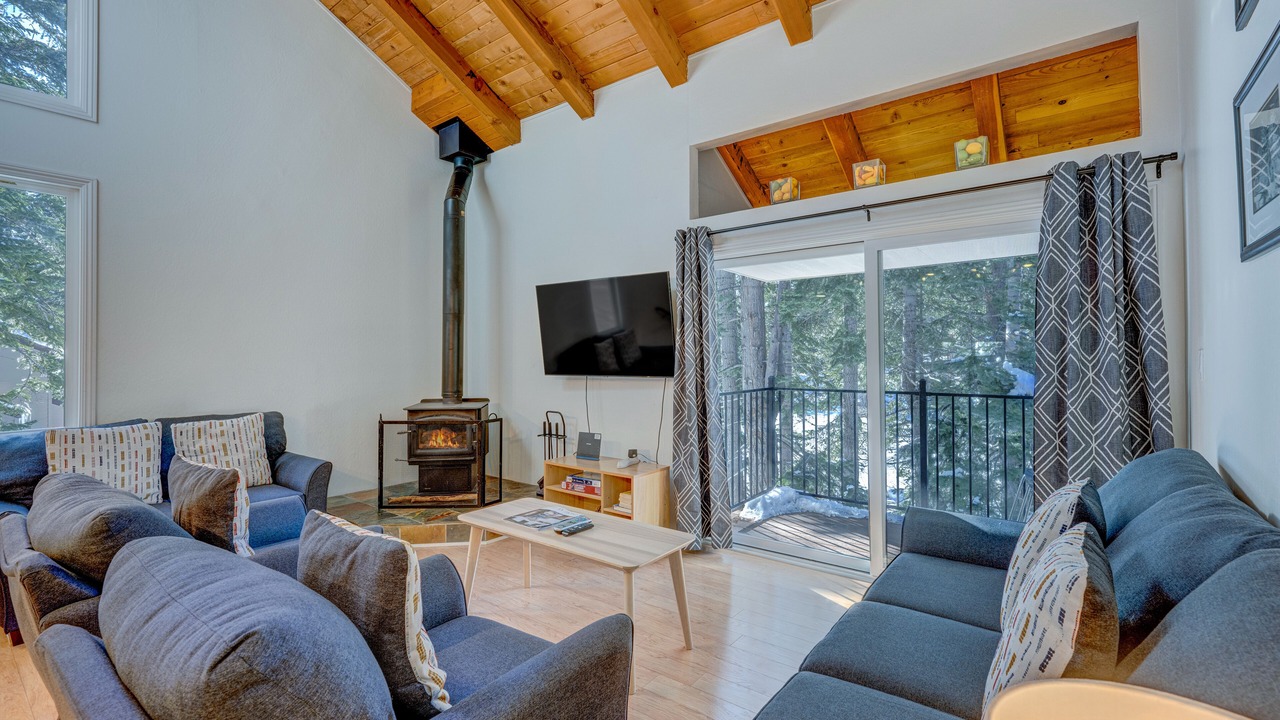 Photo of Livingroom in Carnelian Woods