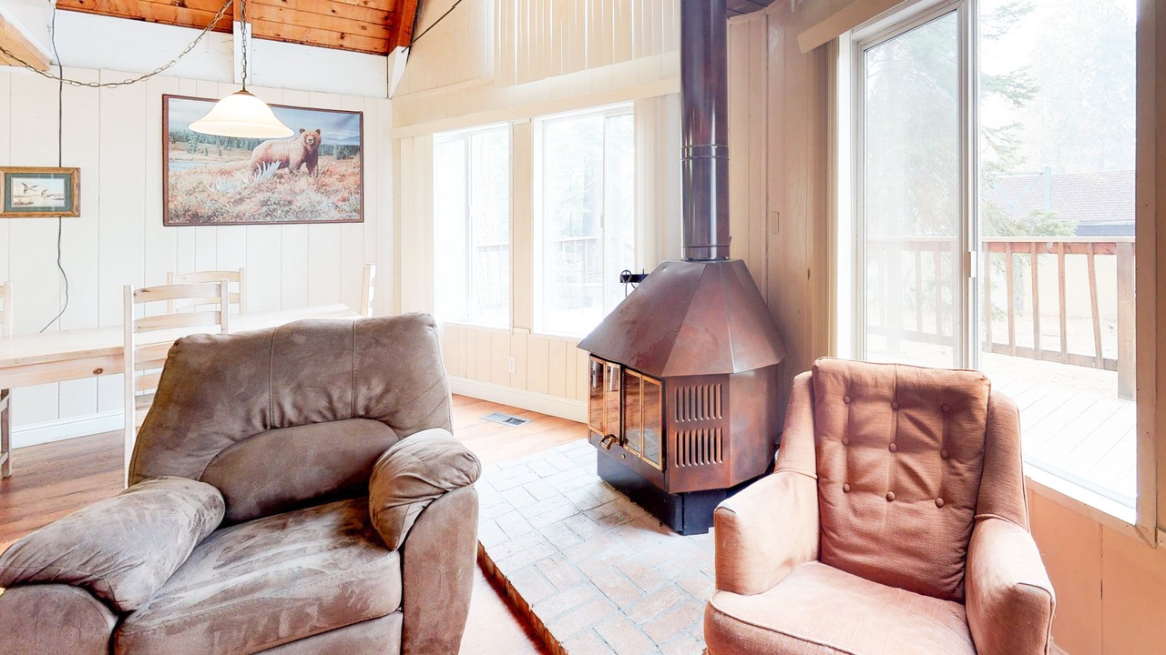 Photo of Livingroom in Shaver Lake