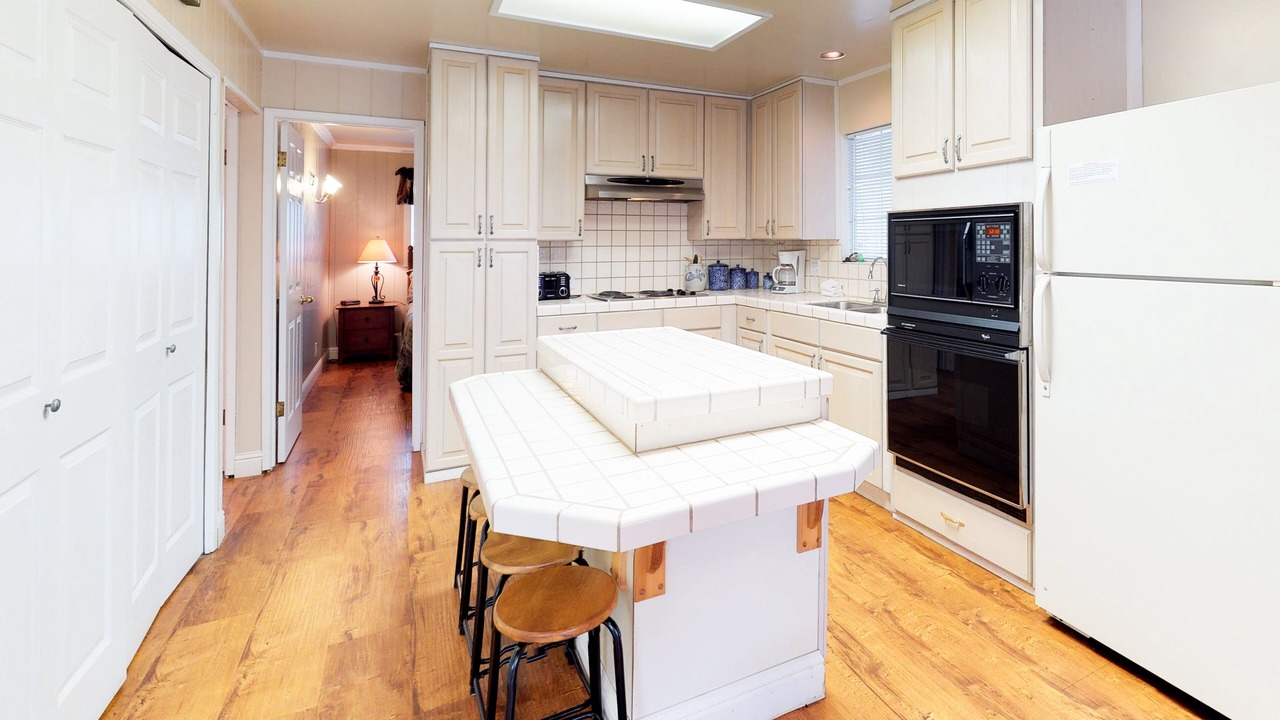 Photo of Kitchen in Shaver Lake