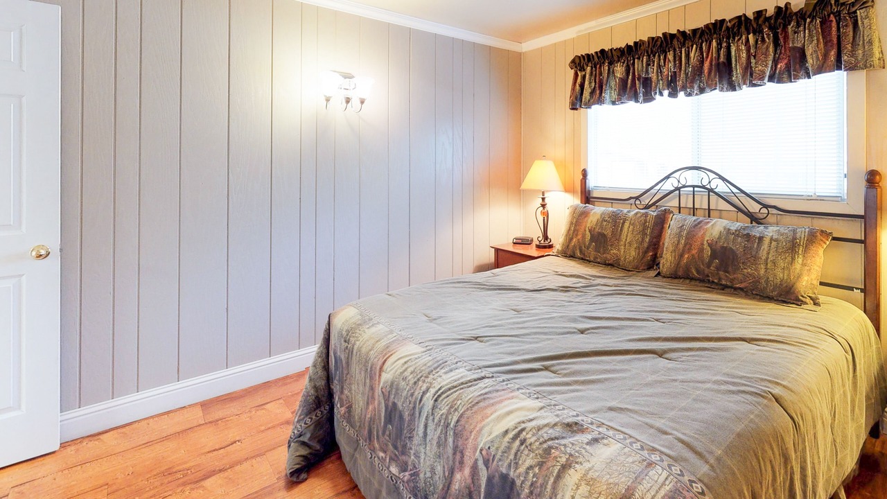 Photo of Bedroom in Shaver Lake