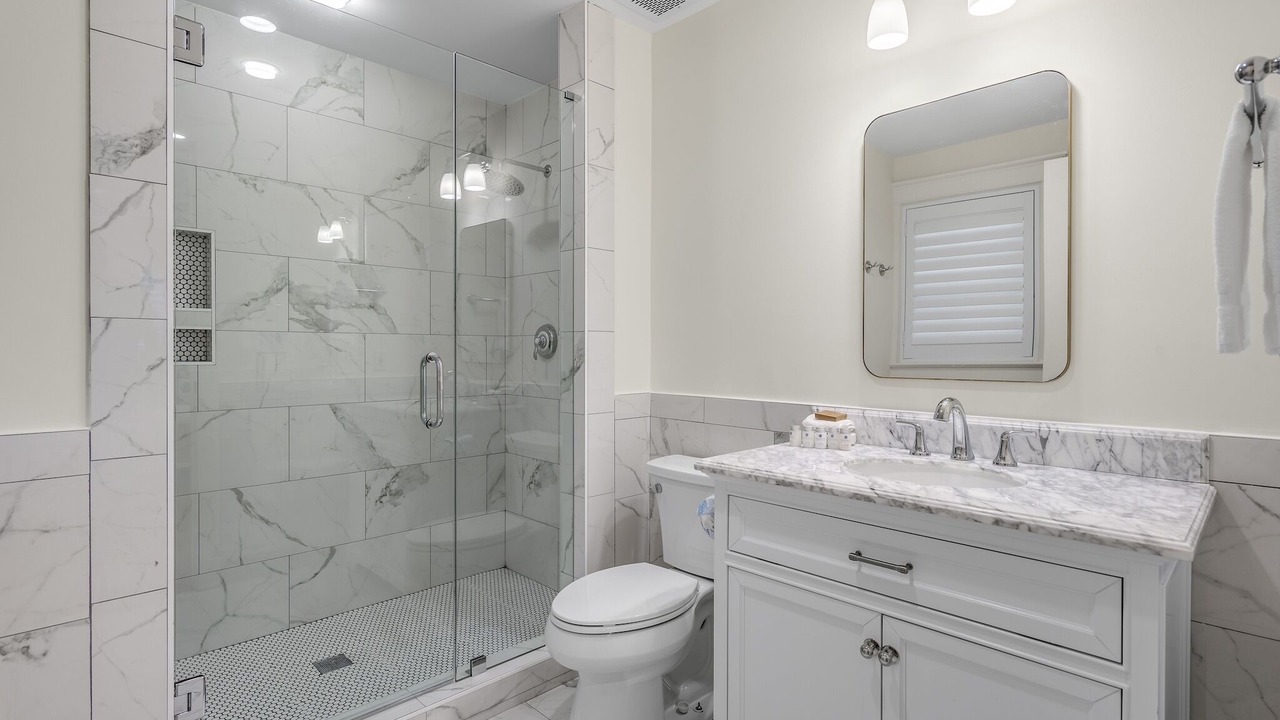 Photo of Bathroom in Gulf District