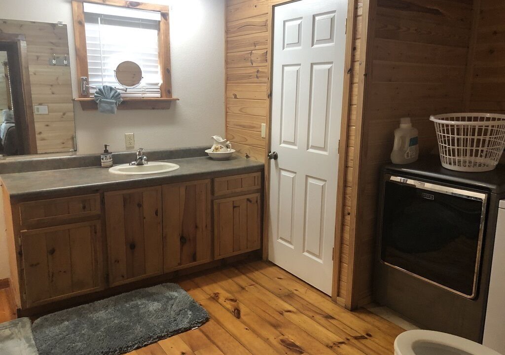 Photo of Bathroom in Broken Bow