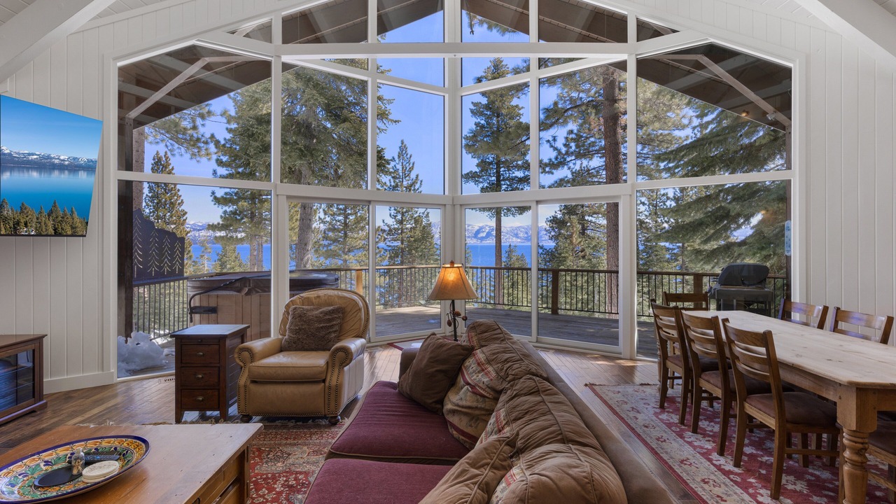Photo of Livingroom in Carnelian Bay