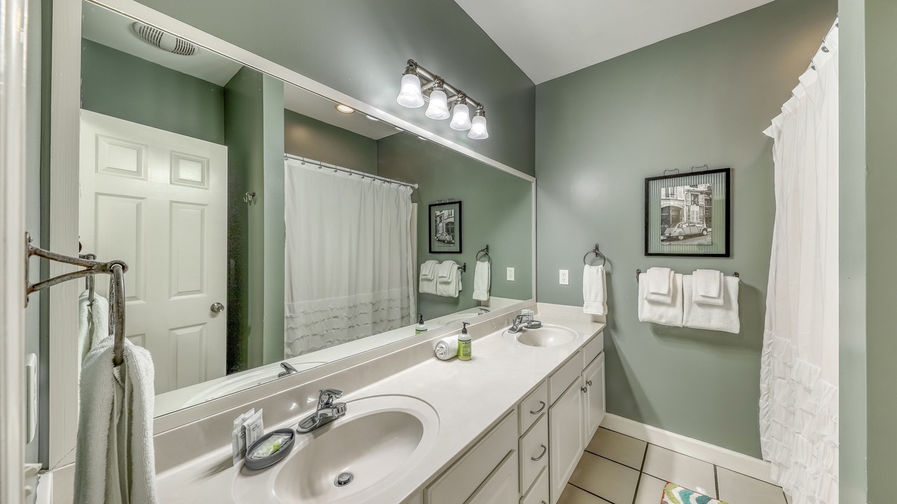 Photo of Bathroom in Saint Simons Island