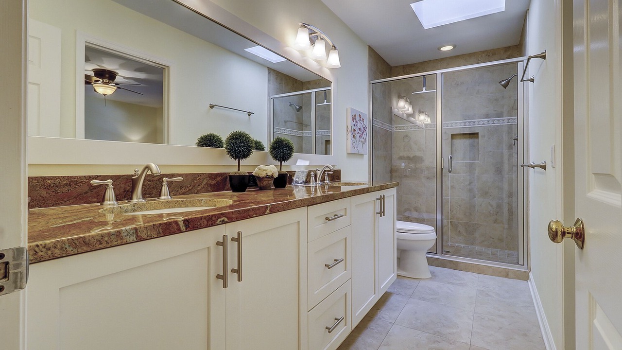 Photo of Bathroom in Heritage Woods