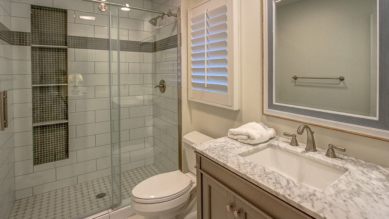 Photo of Bathroom in Beach Lagoon