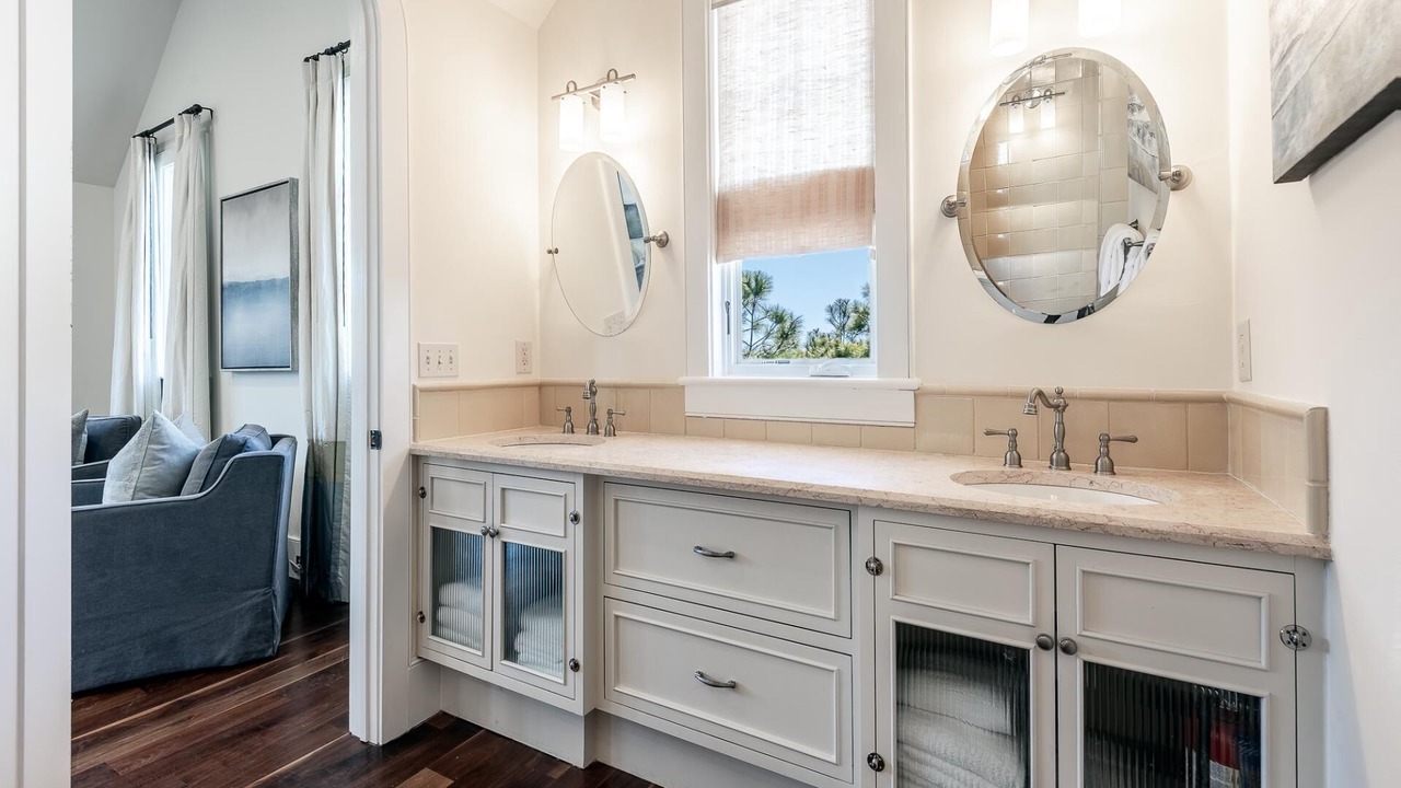 Photo of Bathroom in Gulf District