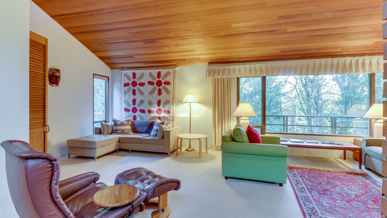 Photo of Livingroom in Port Angeles