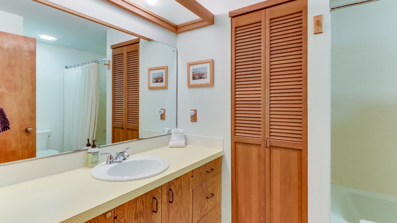 Photo of Bathroom in Port Angeles