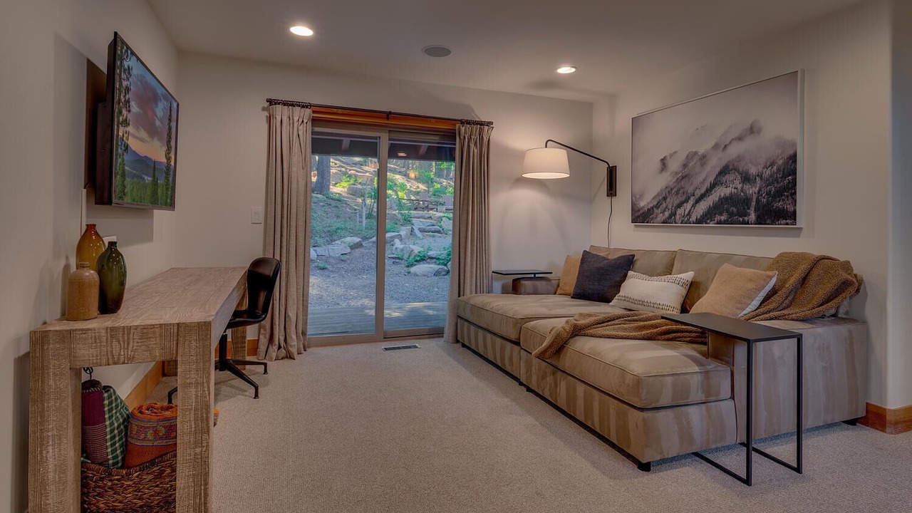 Photo of Livingroom in Tahoe Pines
