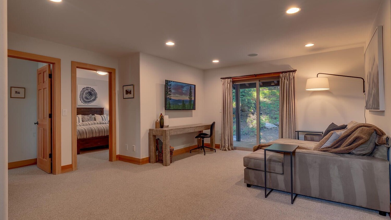 Photo of Livingroom in Tahoe Pines