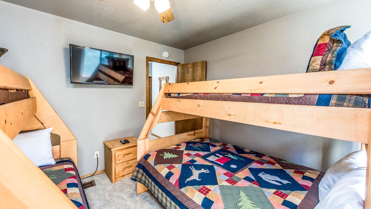 Photo of Bedroom in Shaver Lake