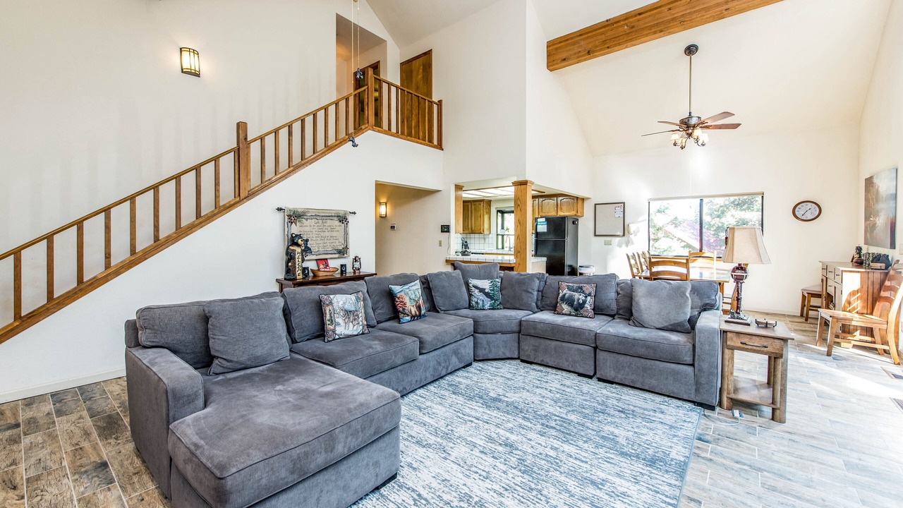 Photo of Livingroom in Shaver Lake