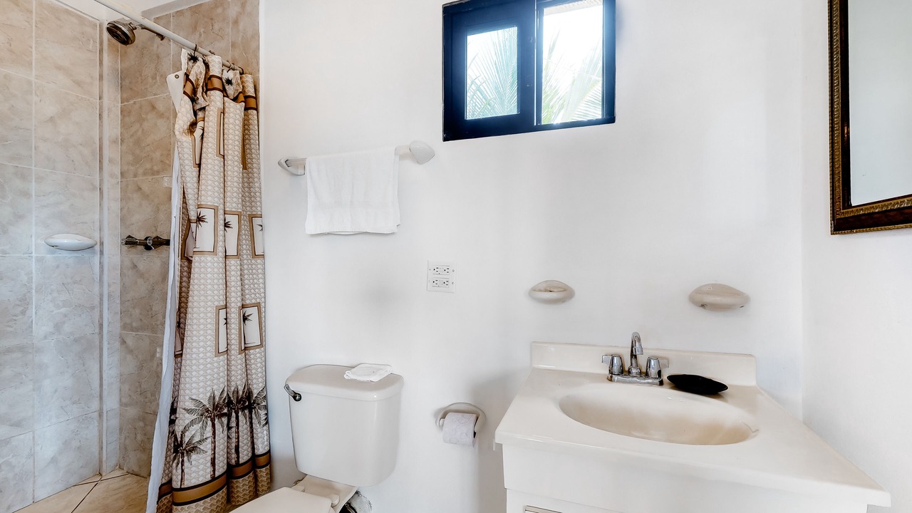 Photo of Bathroom in Caye Caulker