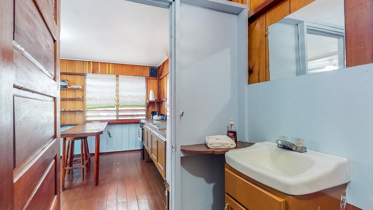Photo of Bathroom in Placencia