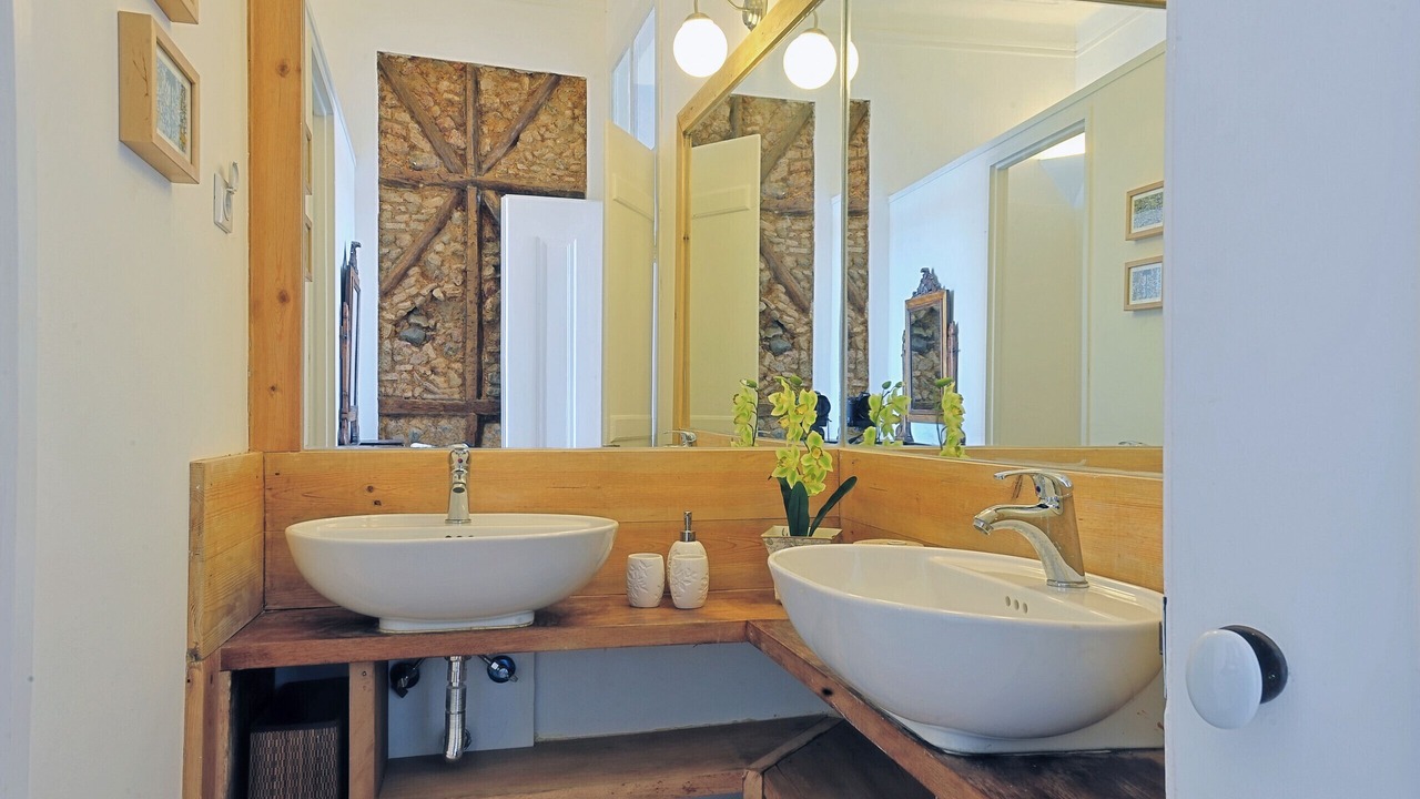Photo of Bathroom in Alfama