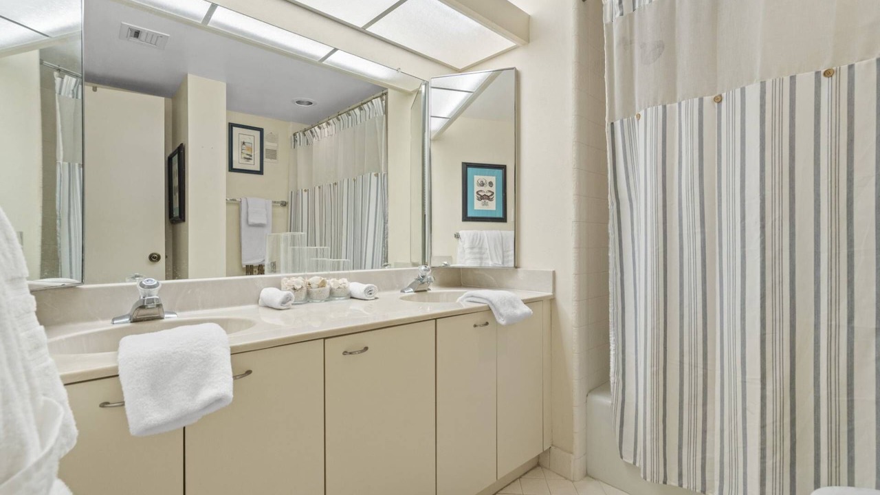 Photo of Bathroom in Sand Key