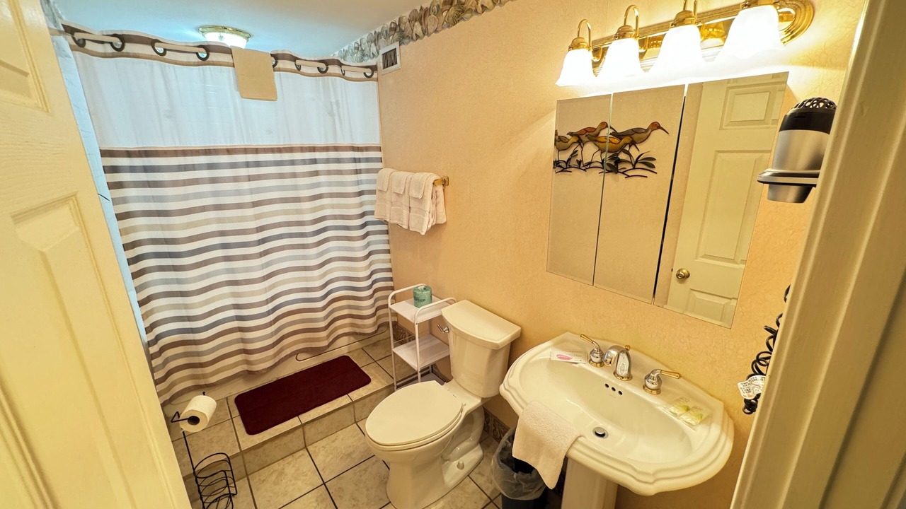 Photo of Bathroom in Garden City
