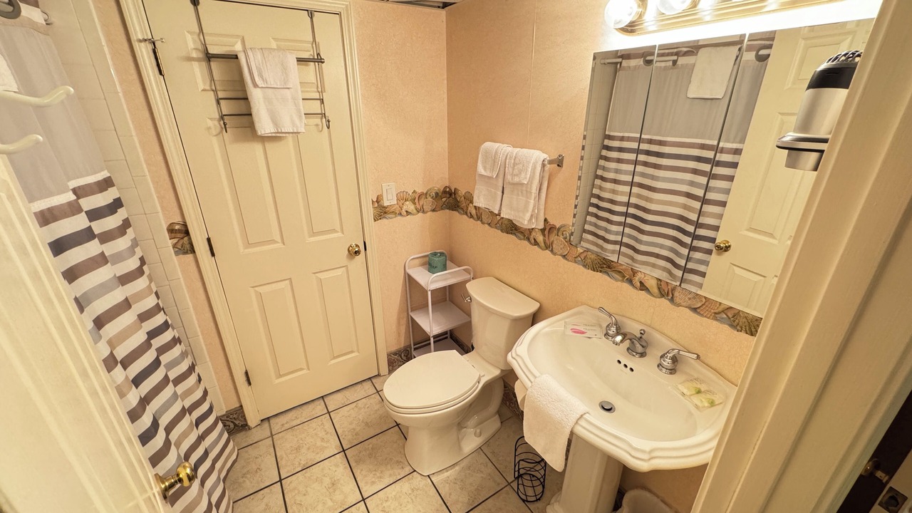 Photo of Bathroom in Garden City