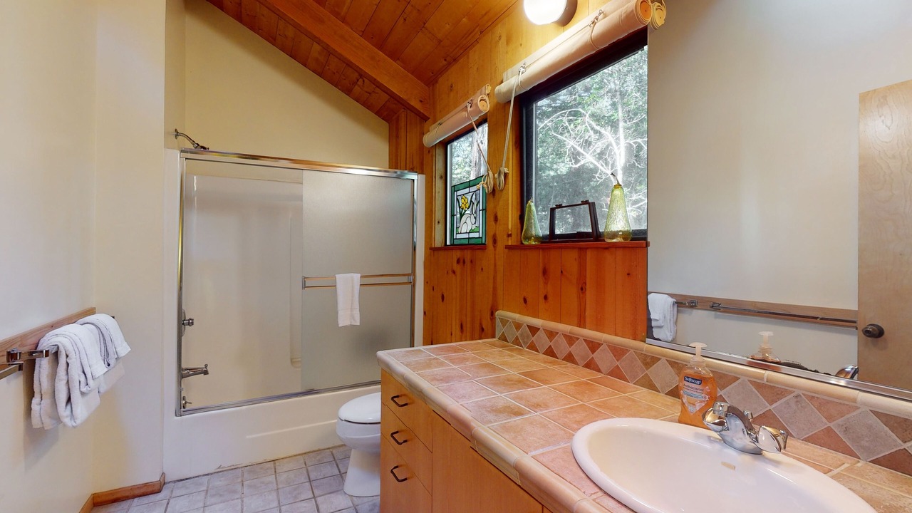 Photo of Bathroom in Sea Ranch