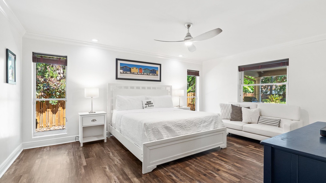 Photo of Bedroom in Hollywood Lakes