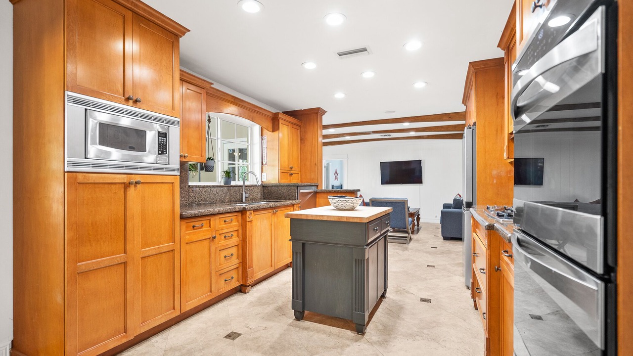 Photo of Kitchen in Hollywood Lakes
