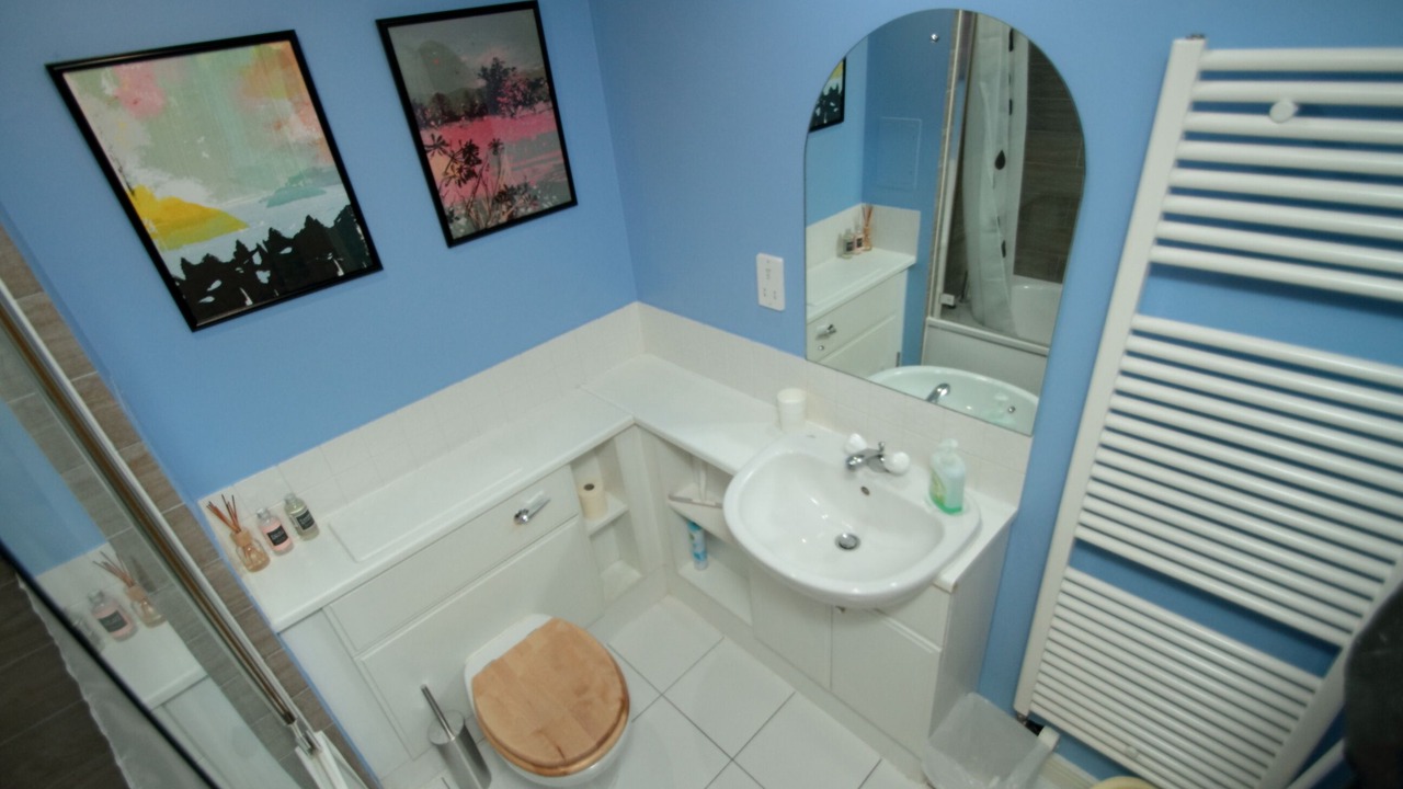 Photo of Bathroom in Docklands