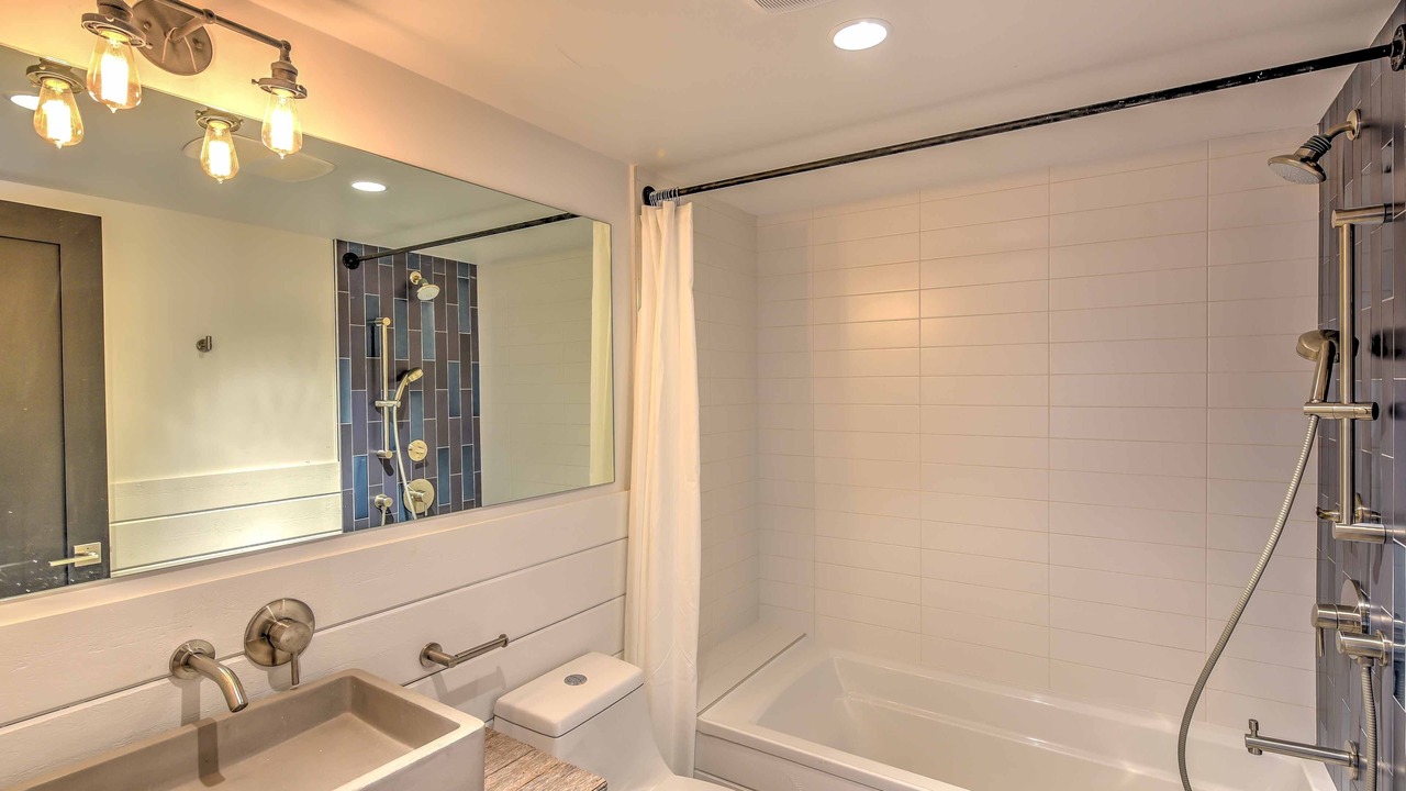 Photo of Bathroom in Lake Forest