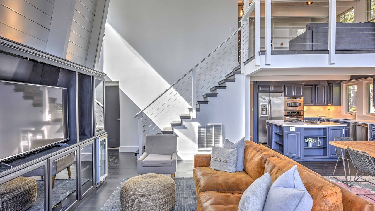 Photo of Bedroom in Lake Forest