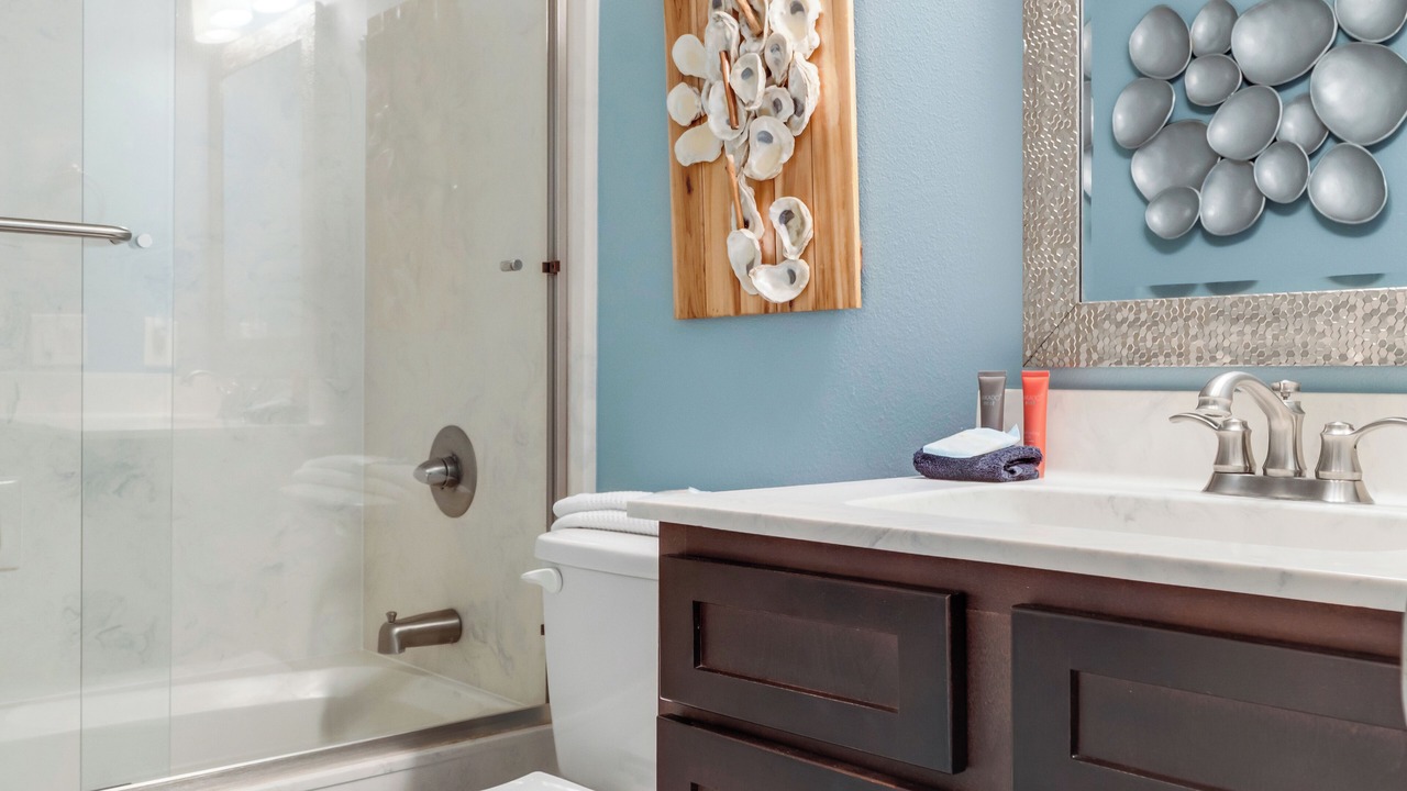 Photo of Bathroom in Holiday Isle
