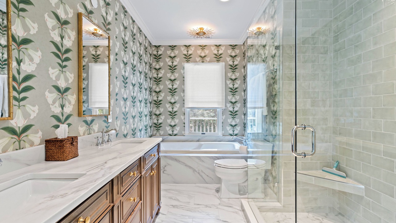 Photo of Bathroom in Vanderhorst Plantation