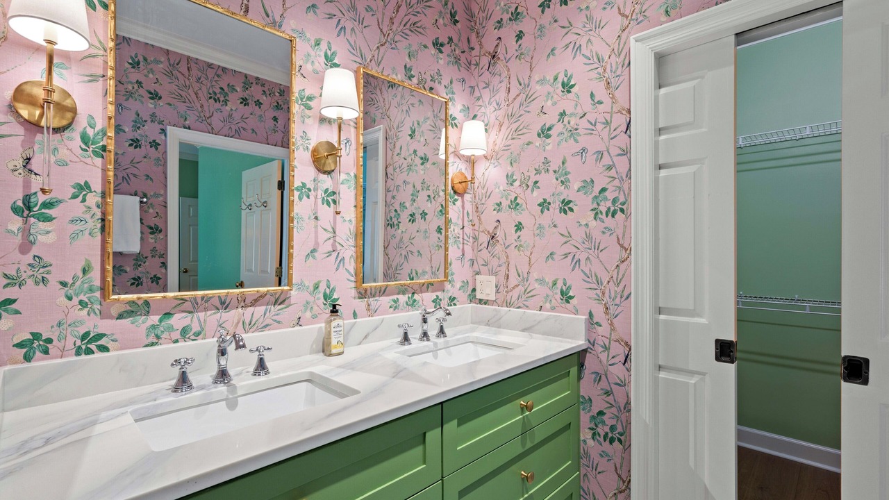 Photo of Bathroom in Vanderhorst Plantation