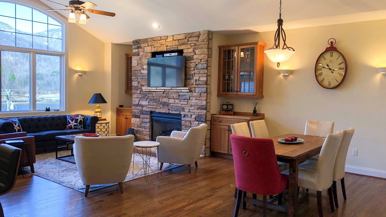 Photo of Livingroom in Lake Lure