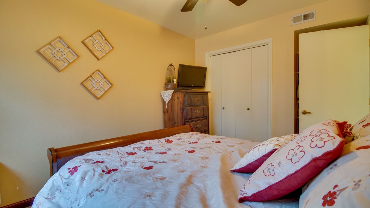 Photo of Bedroom in Scraper