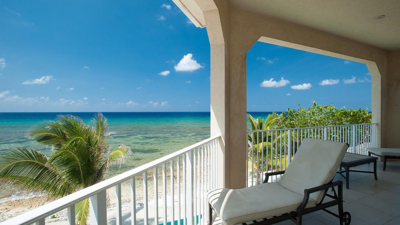 Photo of Patio Balcony in Old Man Bay