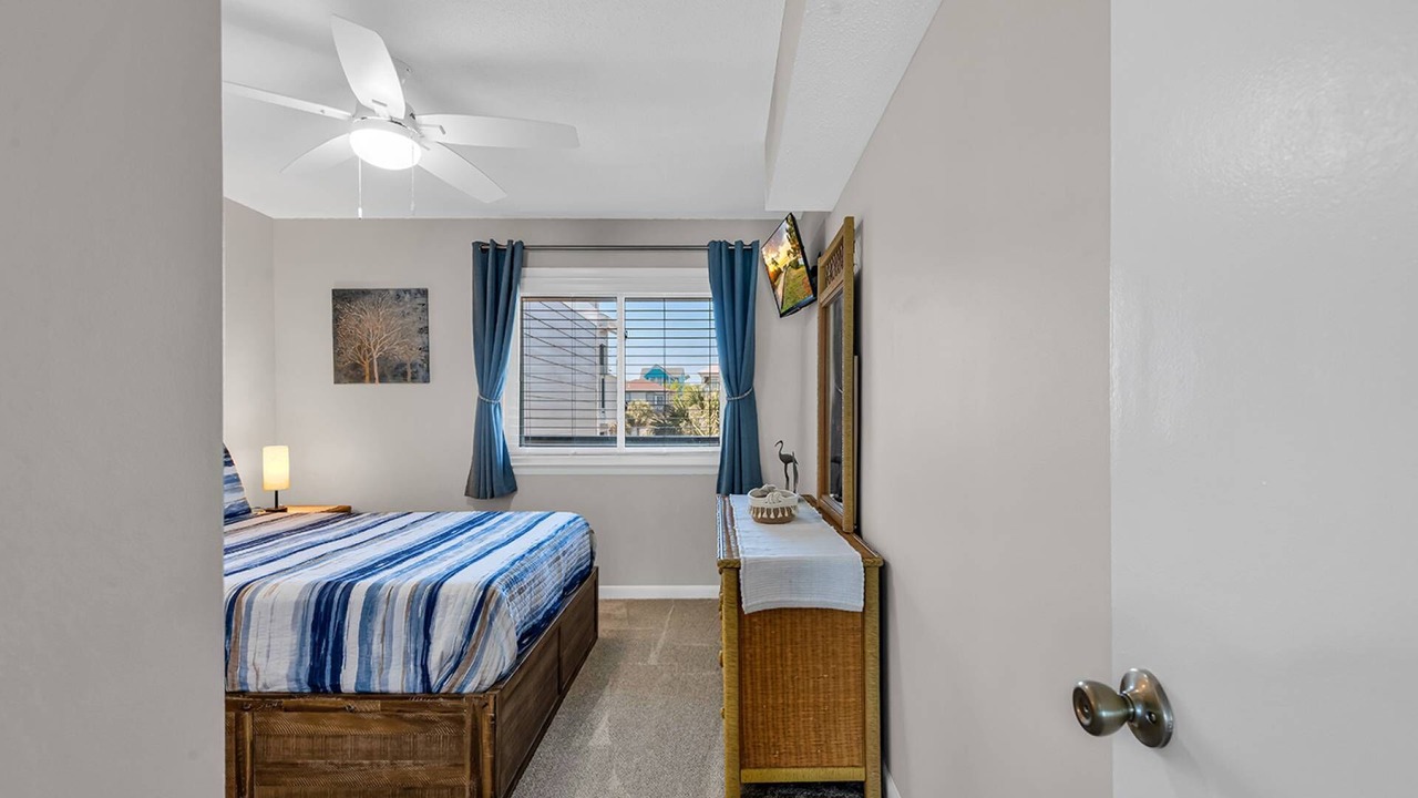 Photo of Bedroom in Surfside Beach